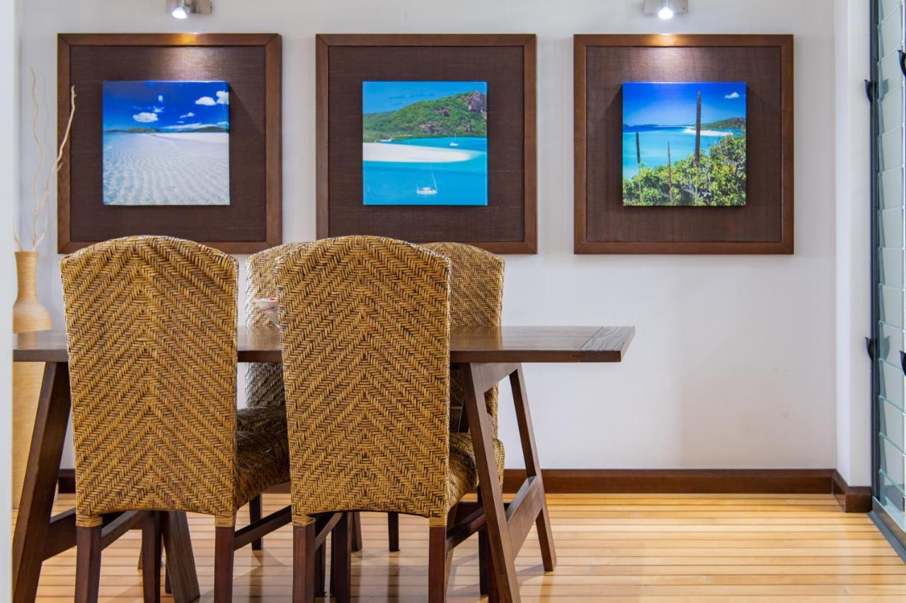 Appartamento Seas The Day At The Marina Airlie Beach Esterno foto