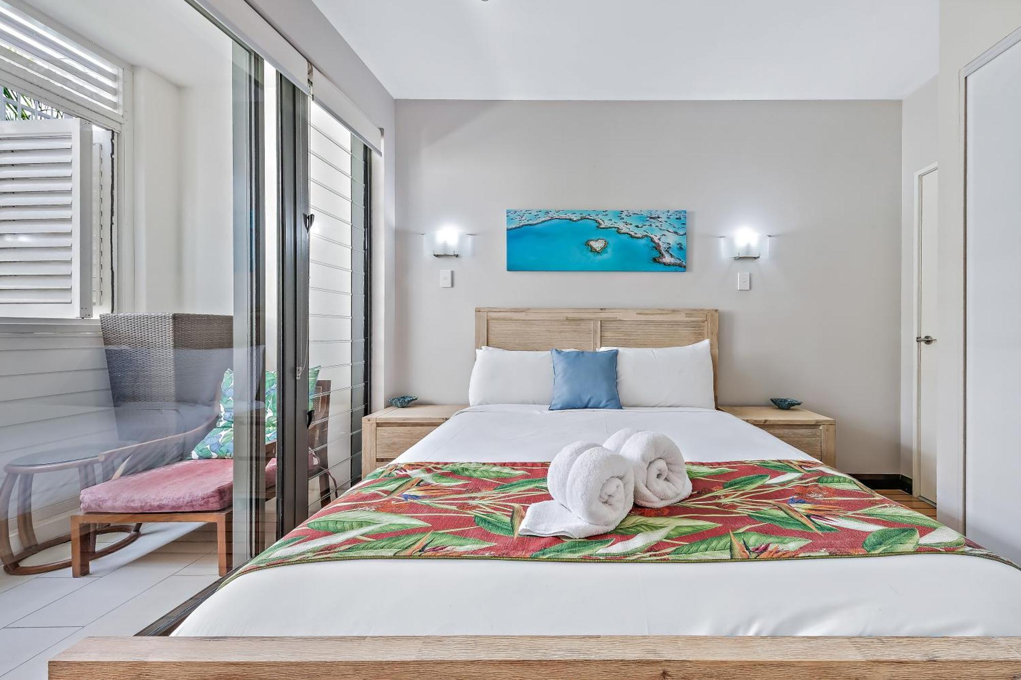 Appartamento Seas The Day At The Marina Airlie Beach Esterno foto
