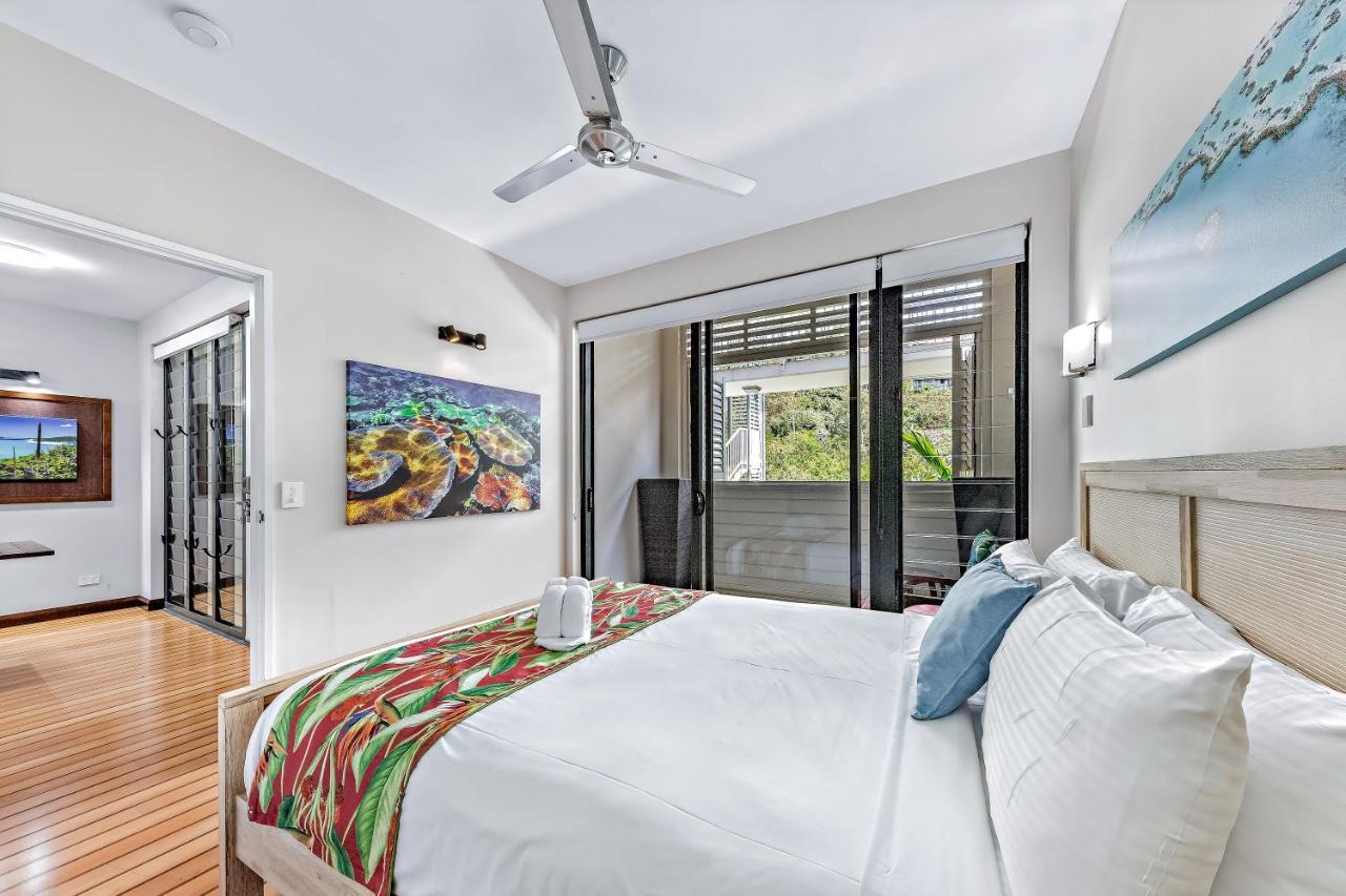 Appartamento Seas The Day At The Marina Airlie Beach Esterno foto