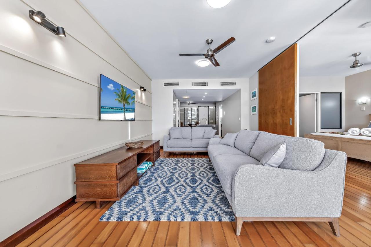 Appartamento Seas The Day At The Marina Airlie Beach Esterno foto